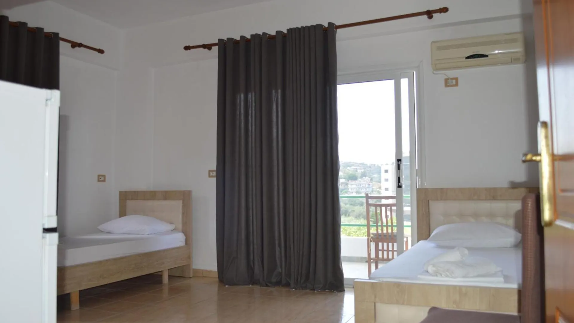 Velco Bb Himara Bed & Breakfast