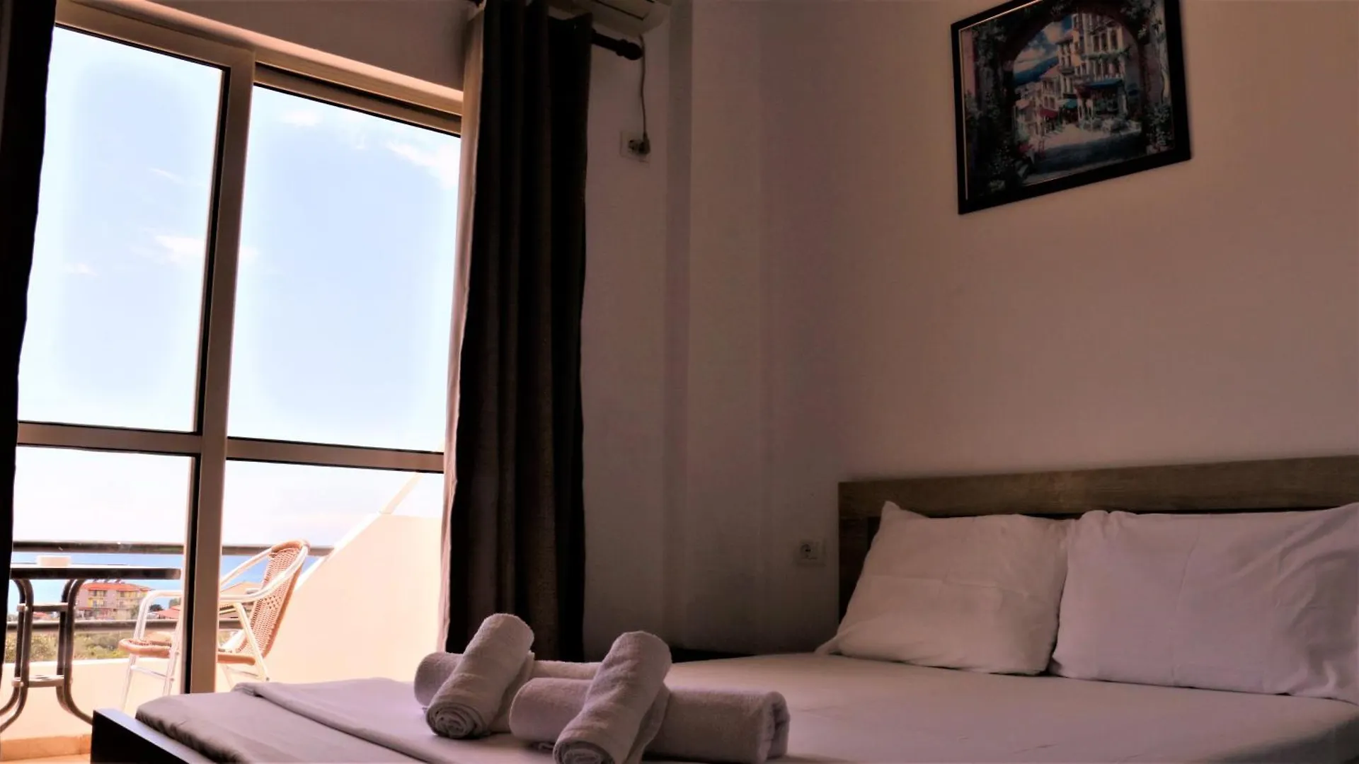 Velco Bb Himara Bed and Breakfast 3*, Himare
