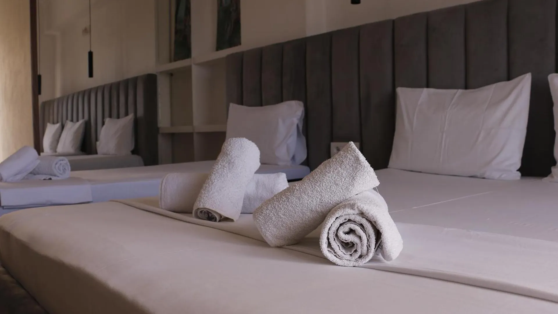 Velco Bb Himara Bed & Breakfast 3*, Himare
