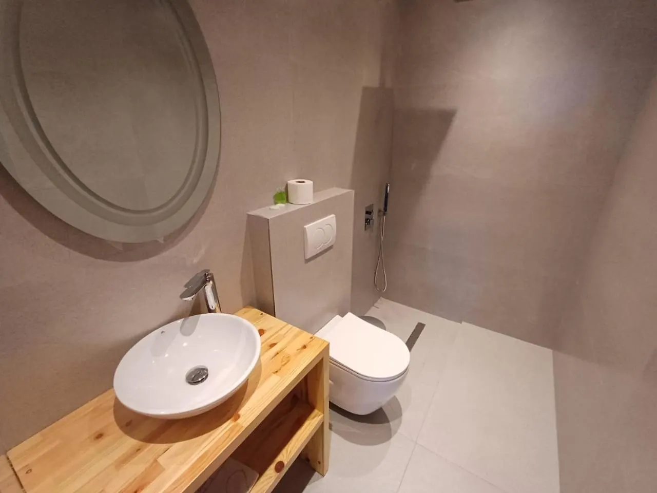 Velco Bb Himara Bed & Breakfast