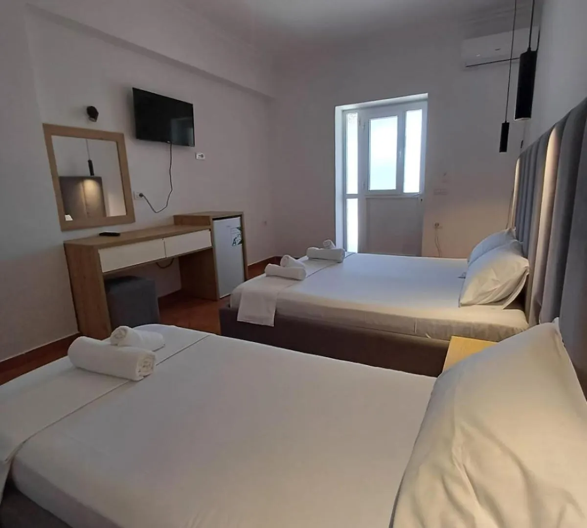 Velco Bb Himara Bed & Breakfast