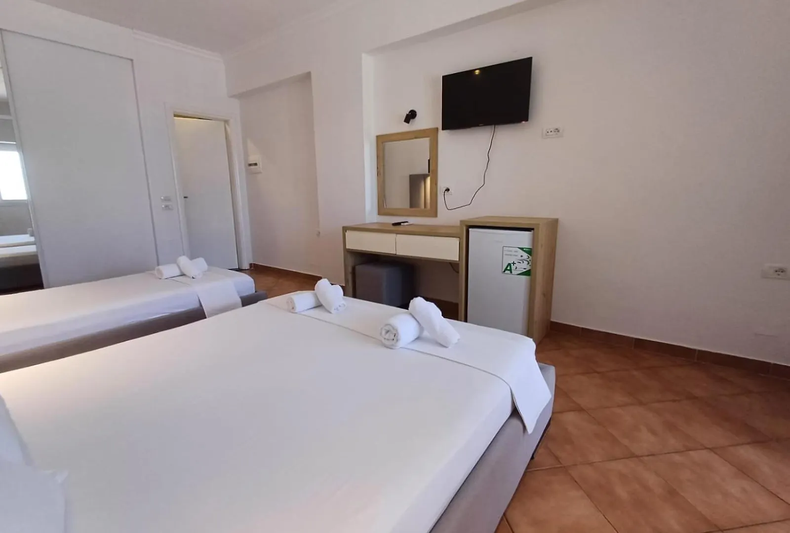 Velco Bb Himara Bed & Breakfast 3*, Himare
