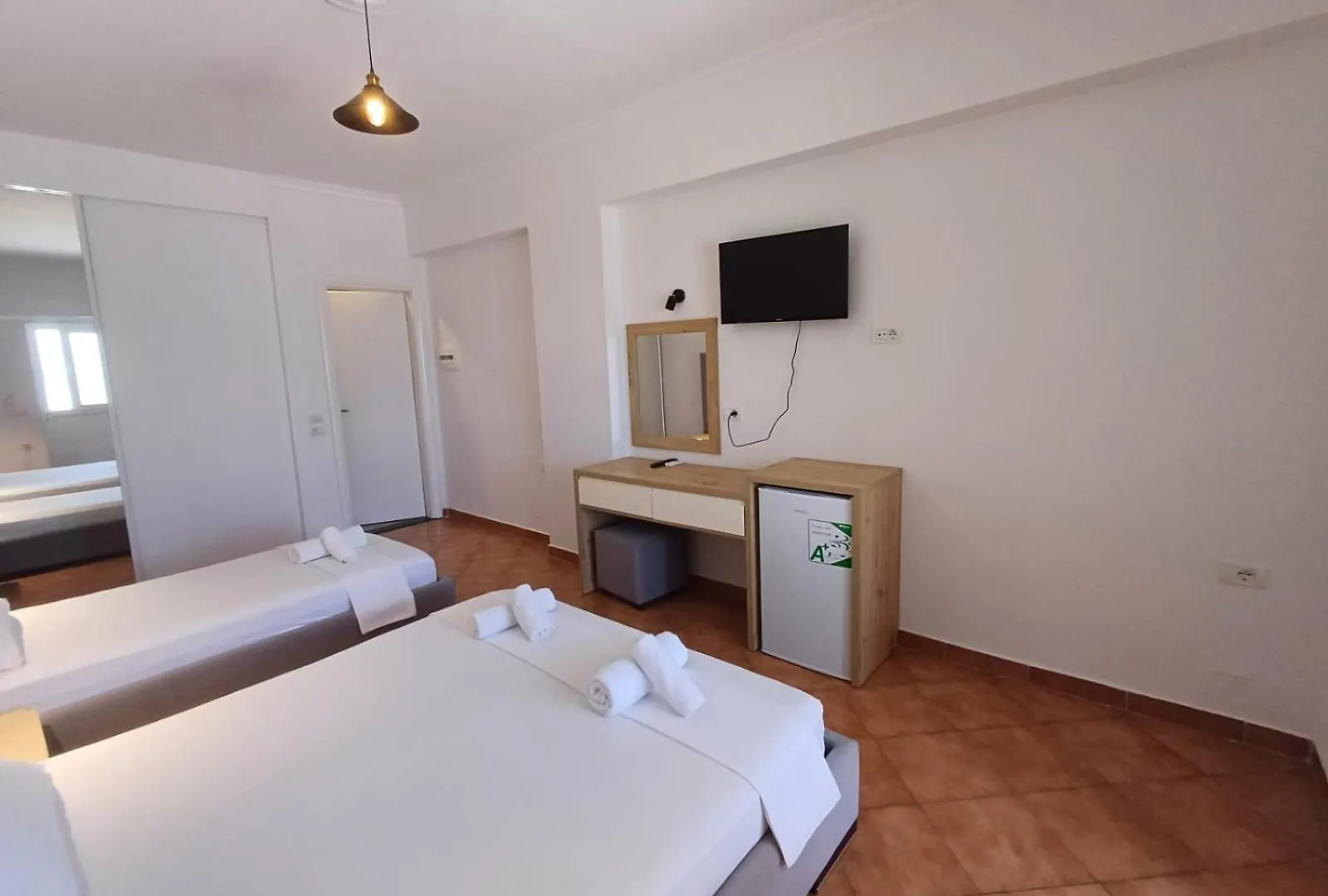 Velco Bb Himara Bed & Breakfast