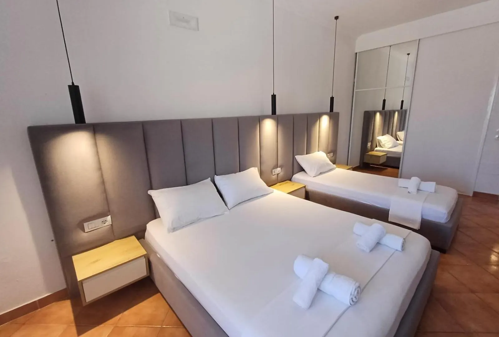 Velco Bb Himara Bed & Breakfast