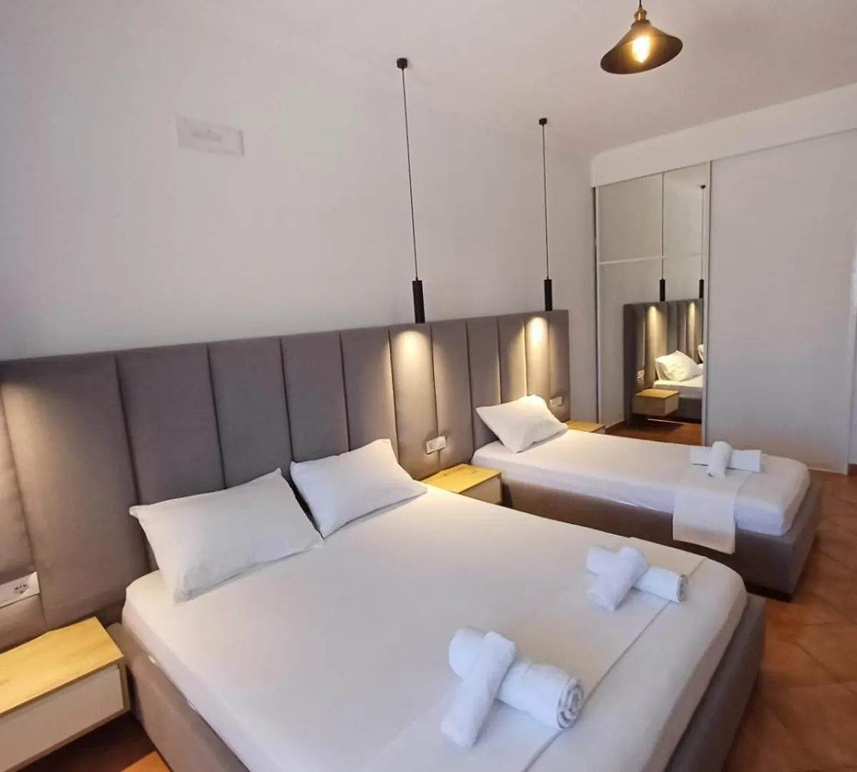 Velco Bb Himara Bed & Breakfast