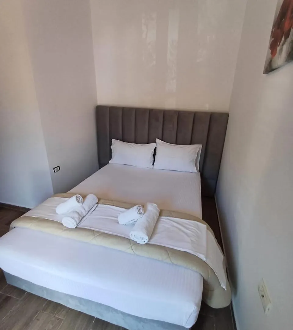 Velco Bb Himara Bed & Breakfast 3*, Himare