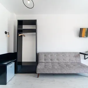 Aparthotel Orchard Retreat, Himarë